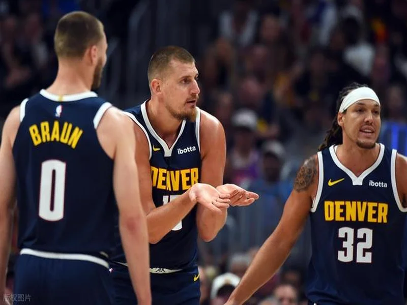 网红参加女足英联杯抽签发表反热刺言论,英女超联盟被迫道歉